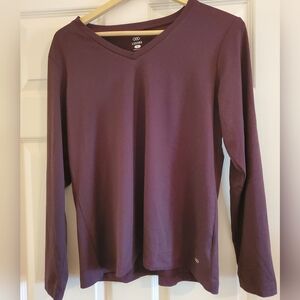 LEG3ND Women's Burgundy L/S V-Neck Athletic T-Shirt Sz. MEDIUM